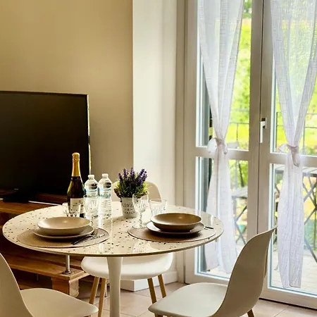 Axelparkcomo Apartment
