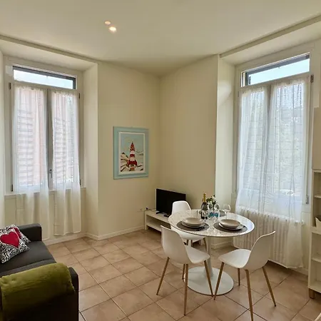 Axelparkcomo شقة كومو