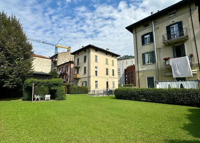 Axelparkcomo Apartment